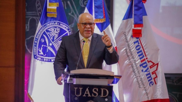 2 Entrega De Certiciado A Gomez Mazara 2 Entrega De Certiciado A Gomez Mazara