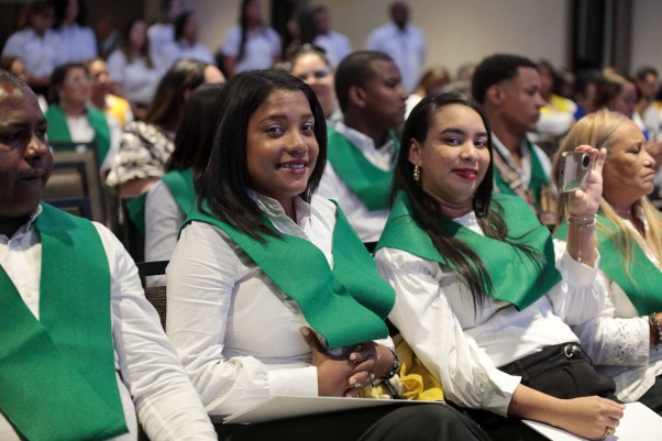 Fotos Graduando De Lideres Comunitarios