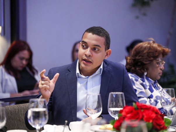 Intervencion De Periodista En Desayuno Informe