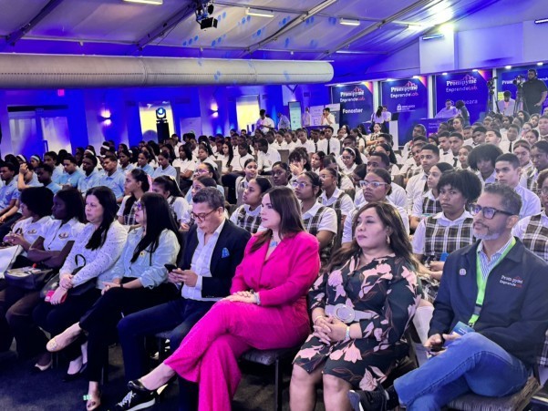 Publico En Cierre Emprendelab Publico En Cierre Emprendelab